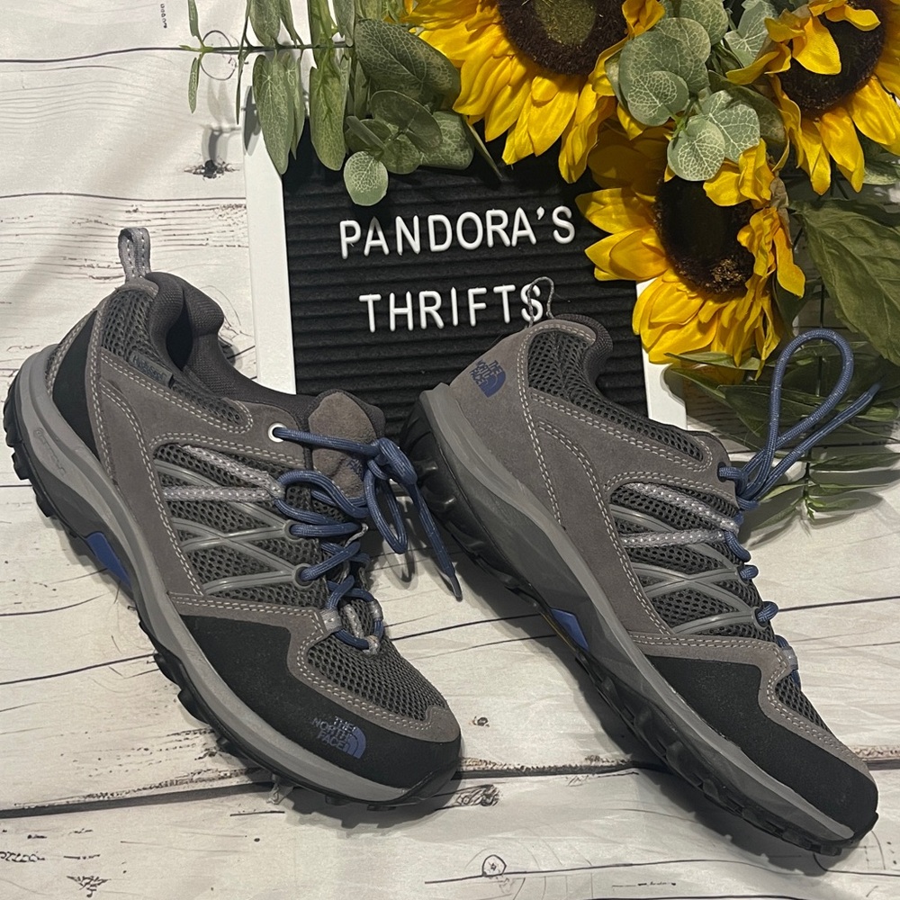 Women’s The North FaceGray Hiking Shoes Size 8 Preowned